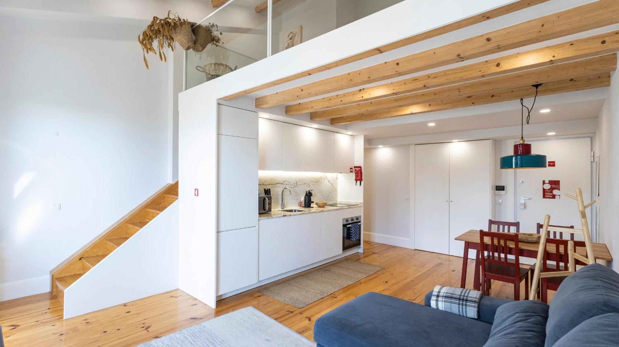 Stylish Duplex With Balcony In By Lovelystay Appartement