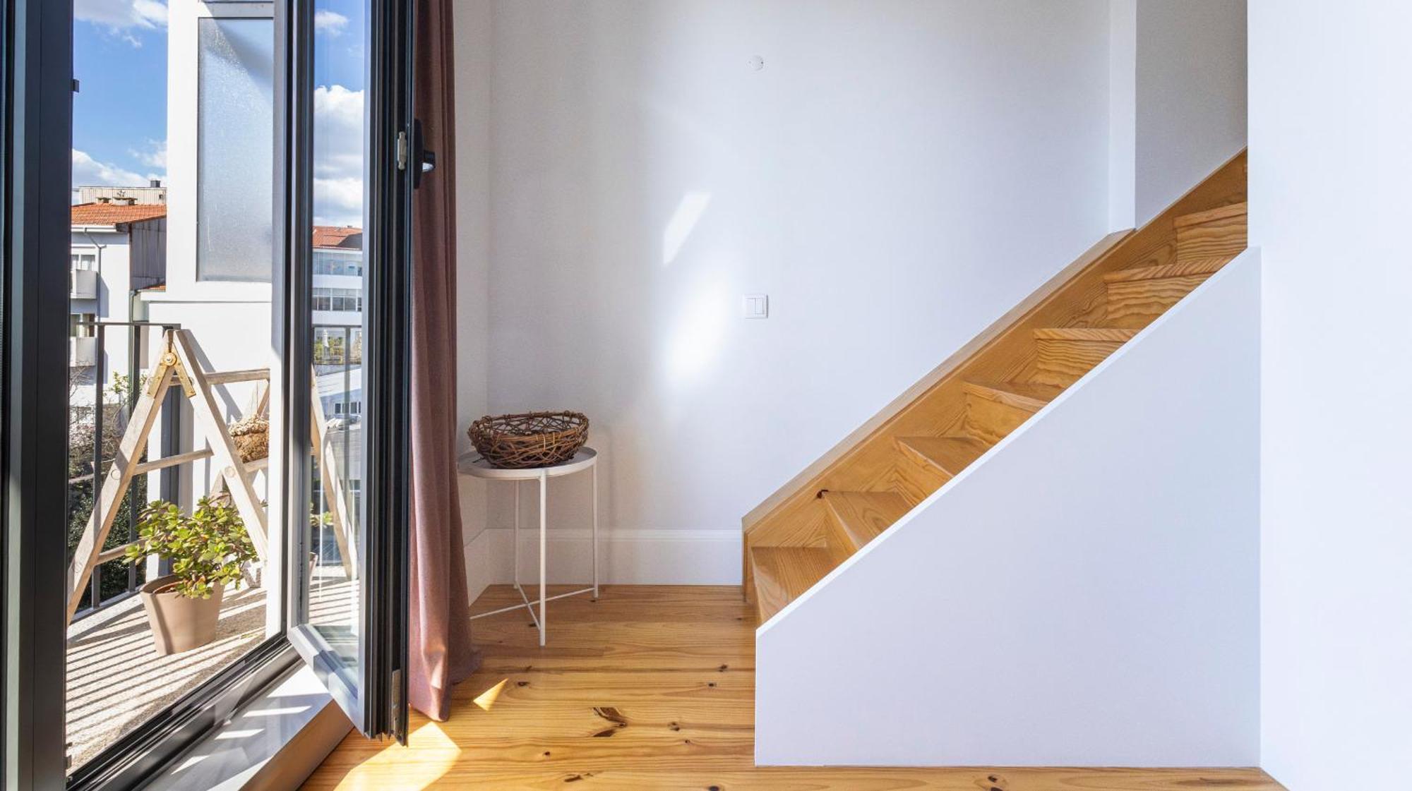 Appartement Stylish Duplex With Balcony In By Lovelystay Oporto