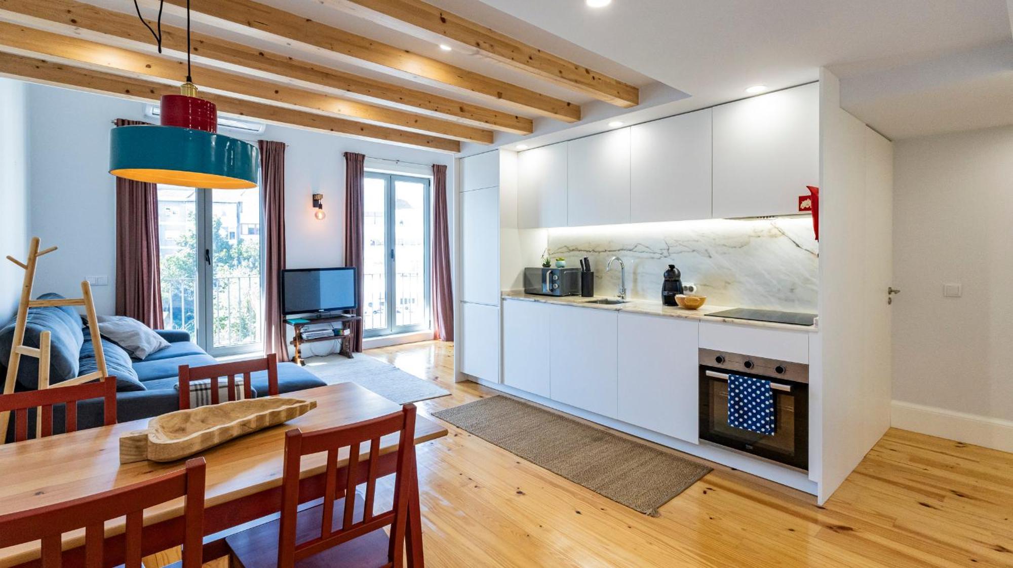 Stylish Duplex With Balcony In By Lovelystay Appartement Oporto